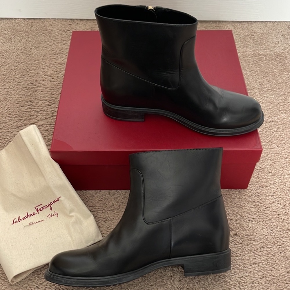 Salvatore Ferragamo boots - Picture 2 of 10